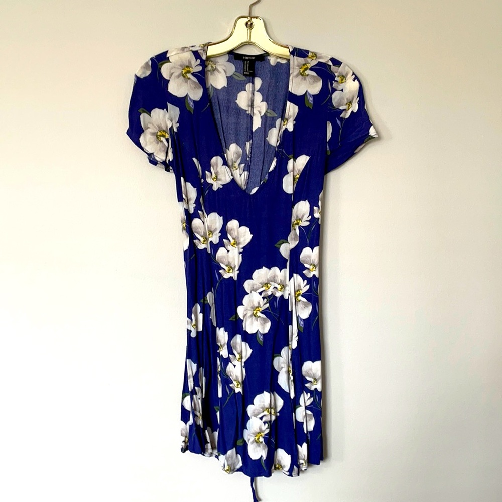 Super cute floral spring/summer dress